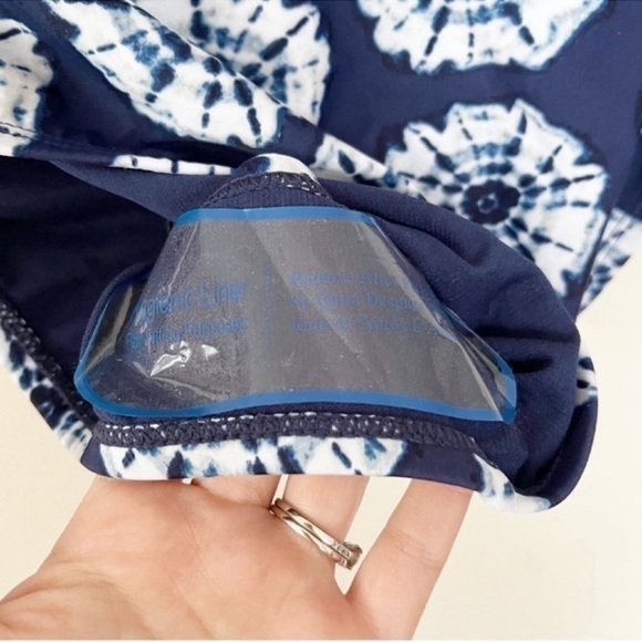 BCBG Paris Blue Tie Dye Floral Adjustable Cinched Side Swim Bottom Sz XXL NEW - Picture 9 of 9